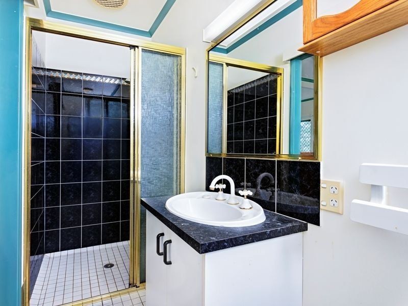 5 Wedelia Court, Mooroobool QLD 4870