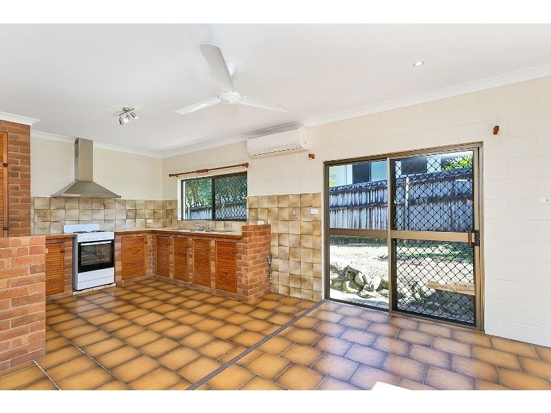 7 Buchan Street, Palm Cove QLD 4879