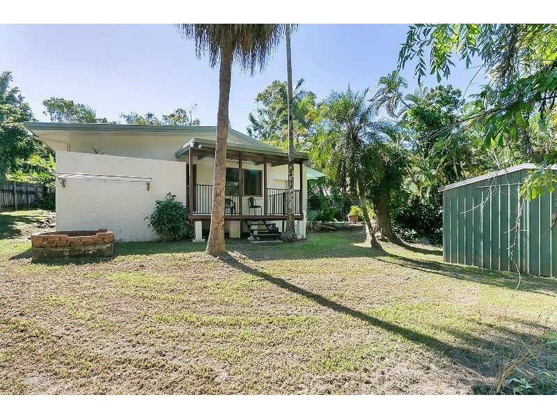 7 Buchan Street, Palm Cove QLD 4879