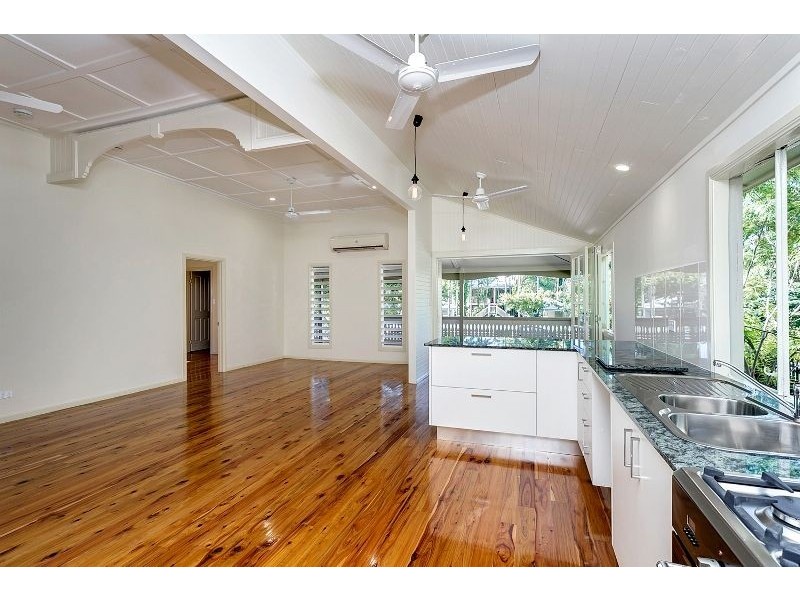 5 Pembroke Street, Parramatta Park QLD 4870