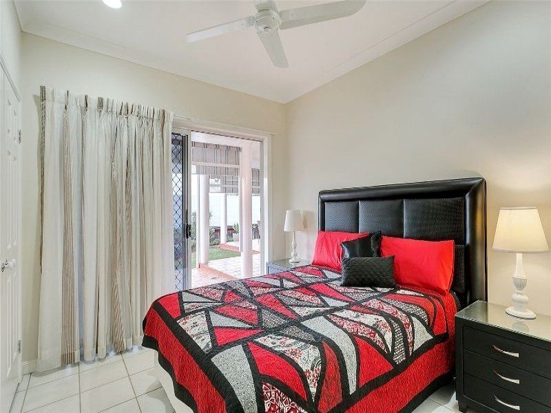 12 Barcoo Close, Bentley Park QLD 4869