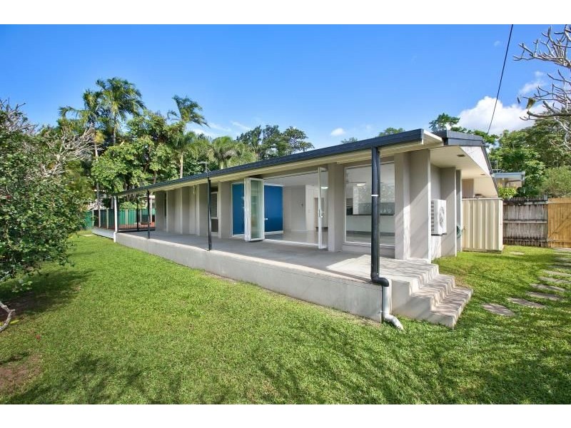 1 Duignan Street, Whitfield QLD 4870