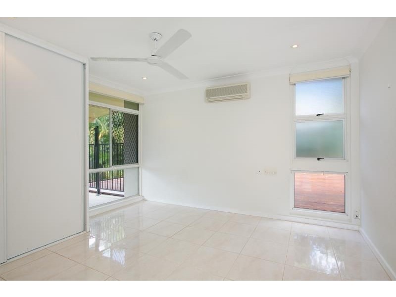 1 Duignan Street, Whitfield QLD 4870
