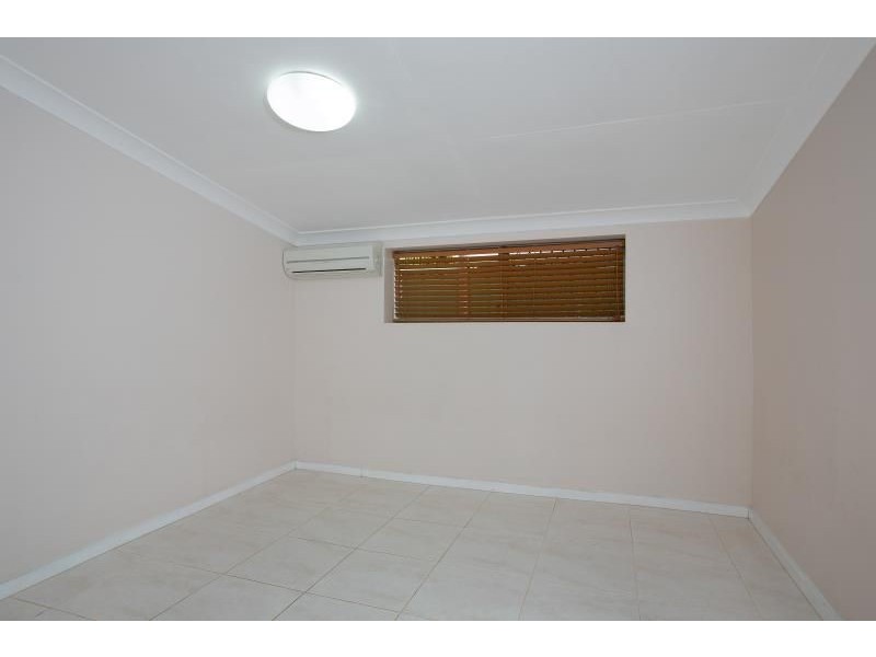 1 Duignan Street, Whitfield QLD 4870