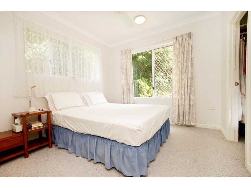 12 Forum Close, Mooroobool QLD 4870