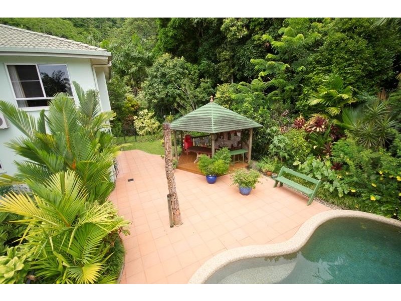 12 Forum Close, Mooroobool QLD 4870