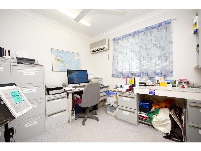 12 Forum Close, Mooroobool QLD 4870