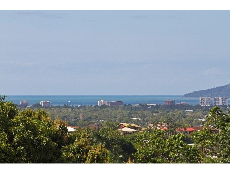 8A Forum Close, Cairns QLD 4870