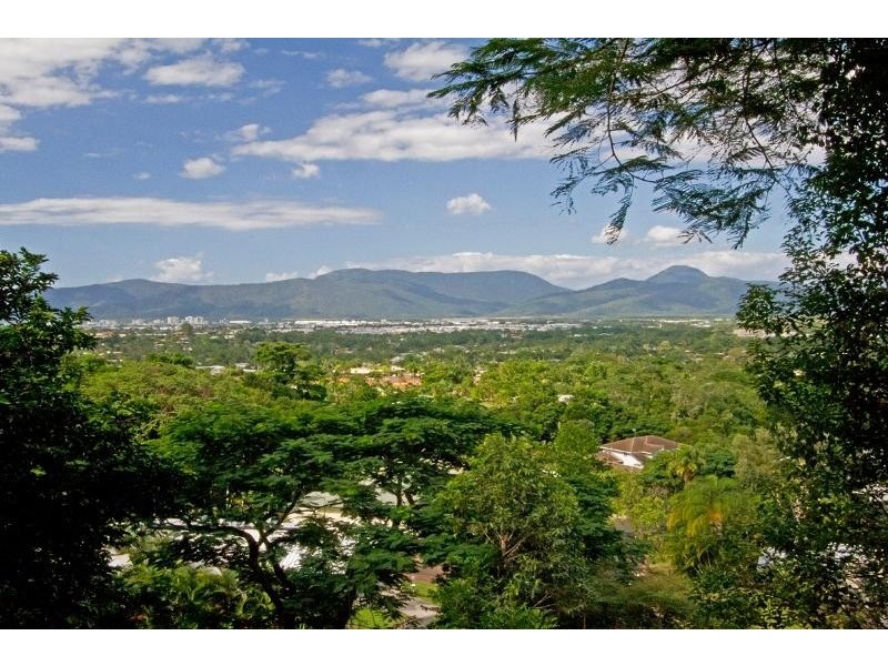 8A Forum Close, Cairns QLD 4870