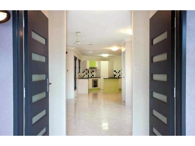 15 Starr Cl, Bentley Park QLD 4869