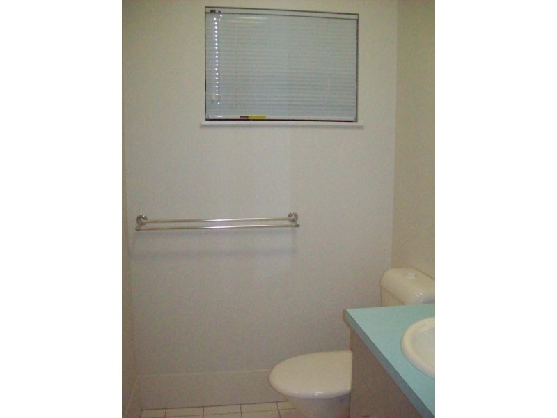 15 Starr Cl, Bentley Park QLD 4869