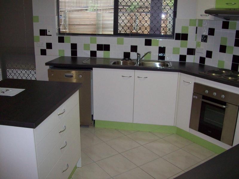 15 Starr Cl, Bentley Park QLD 4869