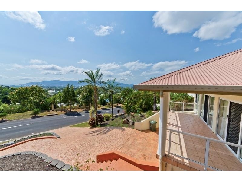 55 Summer Hill Drive, Mooroobool QLD 4870