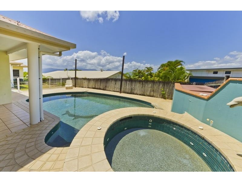 55 Summer Hill Drive, Mooroobool QLD 4870