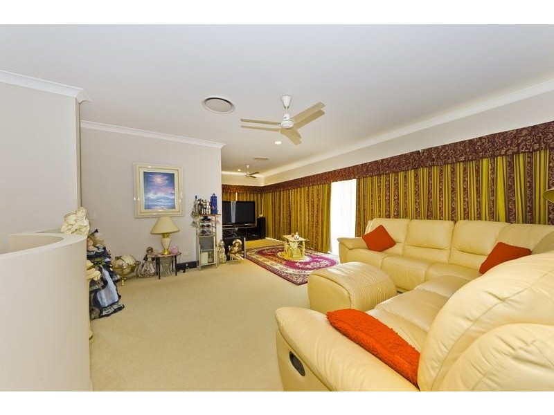 55 Summer Hill Drive, Mooroobool QLD 4870