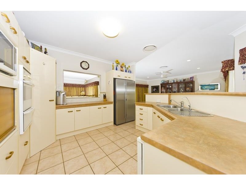 55 Summer Hill Drive, Mooroobool QLD 4870