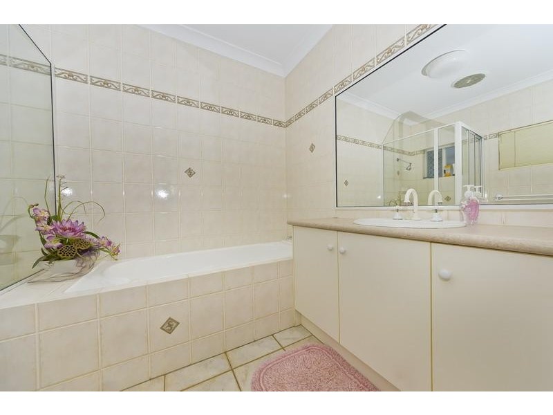 55 Summer Hill Drive, Mooroobool QLD 4870