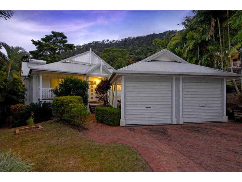 9 Cambanora Place, Mooroobool QLD 4870