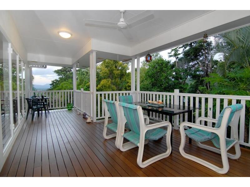 9 Cambanora Place, Mooroobool QLD 4870