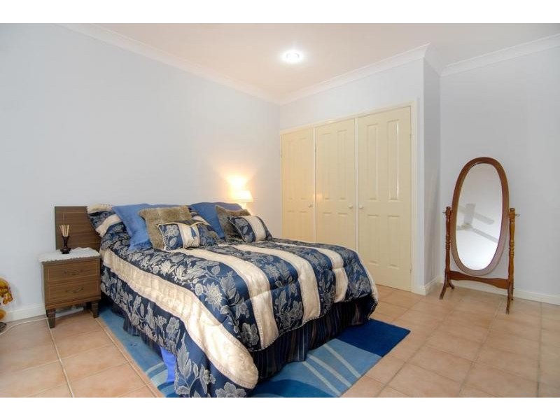 9 Cambanora Place, Mooroobool QLD 4870
