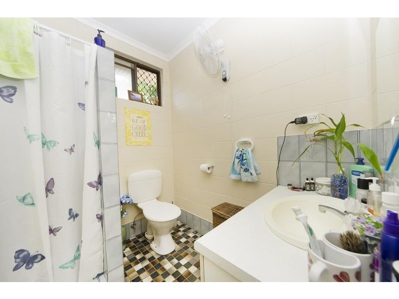 2/2 Briggs Close, Whitfield QLD 4870