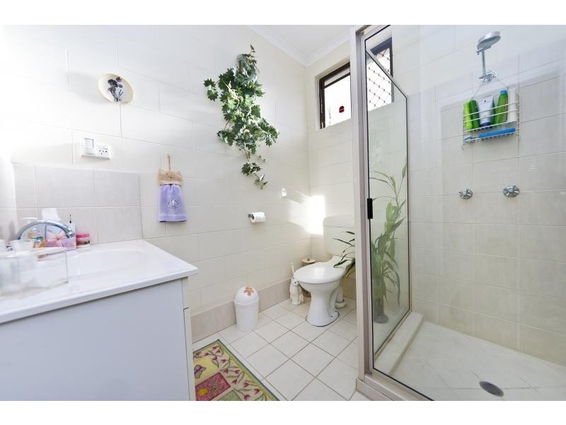 2/2 Briggs Close, Whitfield QLD 4870
