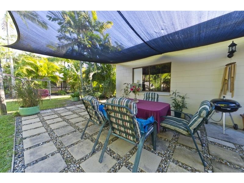2/2 Briggs Close, Whitfield QLD 4870