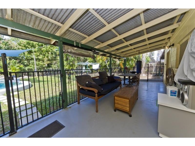 78 Wistaria Street, Holloways Beach QLD 4878
