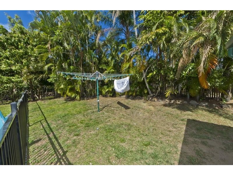 78 Wistaria Street, Holloways Beach QLD 4878