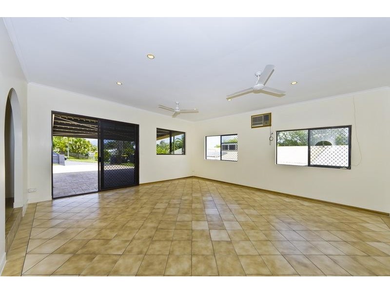 3 Brett Street, Mooroobool QLD 4870