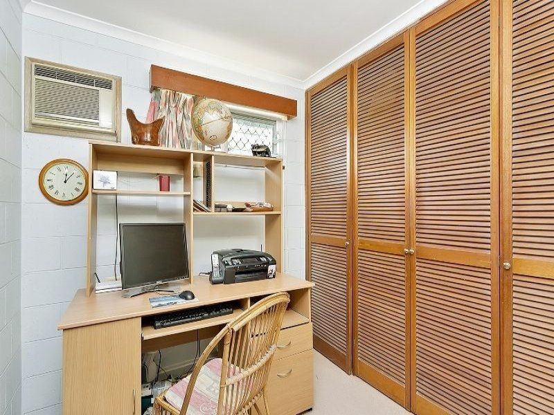 8 Tamarind Street, Holloways Beach QLD 4878