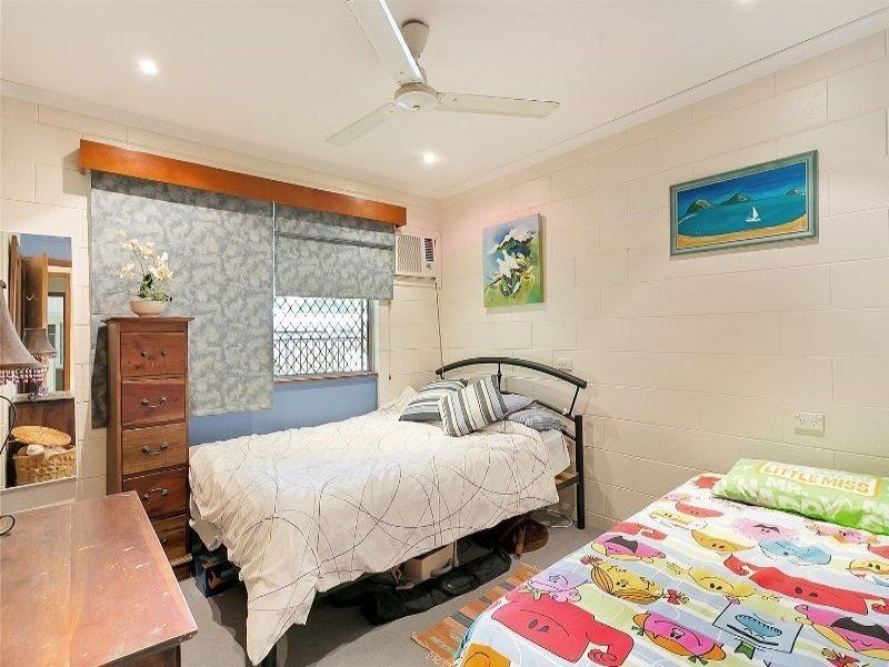 8 Tamarind Street, Holloways Beach QLD 4878