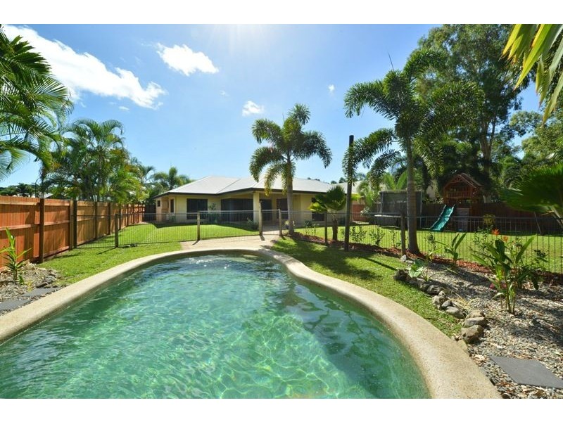 21 Bramble St, Clifton Beach QLD 4879