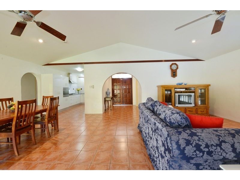 21 Bramble St, Clifton Beach QLD 4879