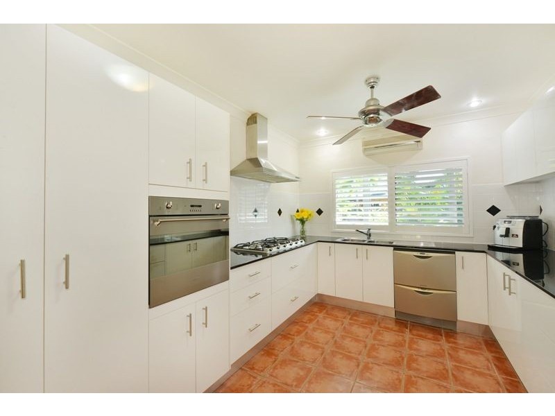 21 Bramble St, Clifton Beach QLD 4879