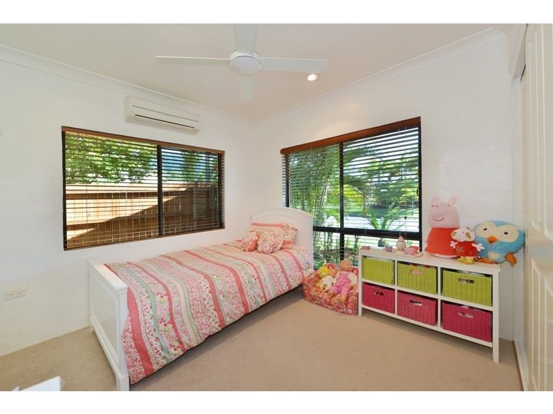 21 Bramble St, Clifton Beach QLD 4879