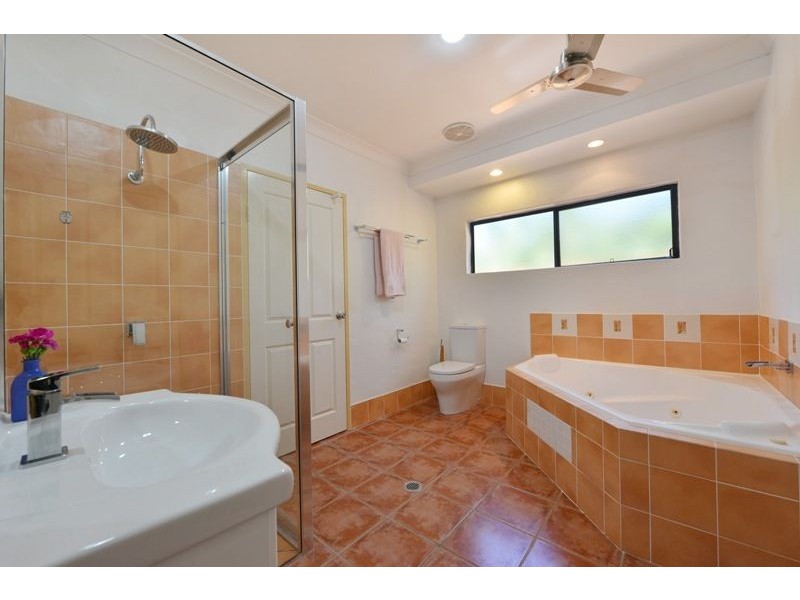 21 Bramble St, Clifton Beach QLD 4879