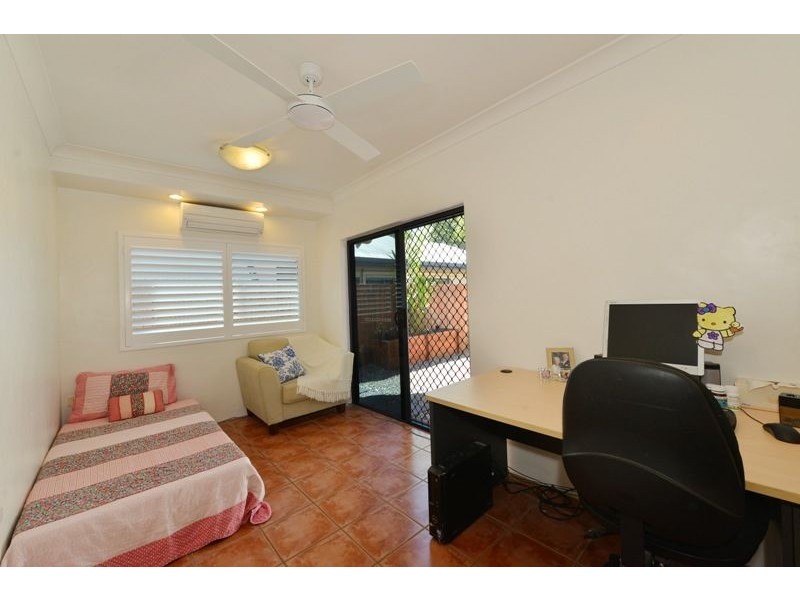 21 Bramble St, Clifton Beach QLD 4879
