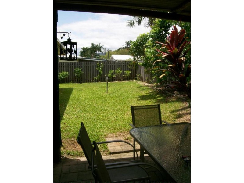 2/8 Holden Street, Whitfield QLD 4870