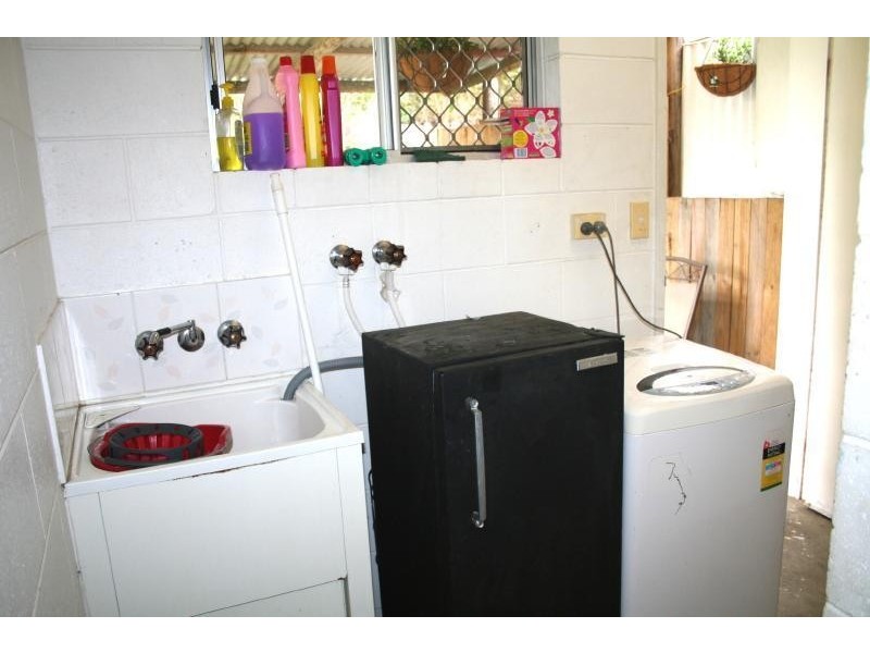 2/8 Holden Street, Whitfield QLD 4870