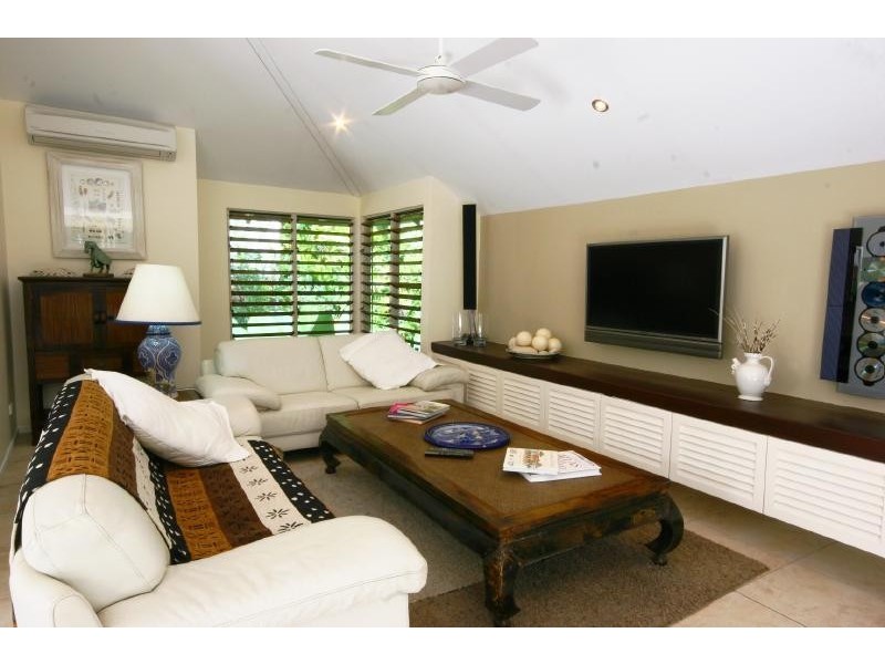 27/7 Tari Place, Trinity Beach QLD 4879