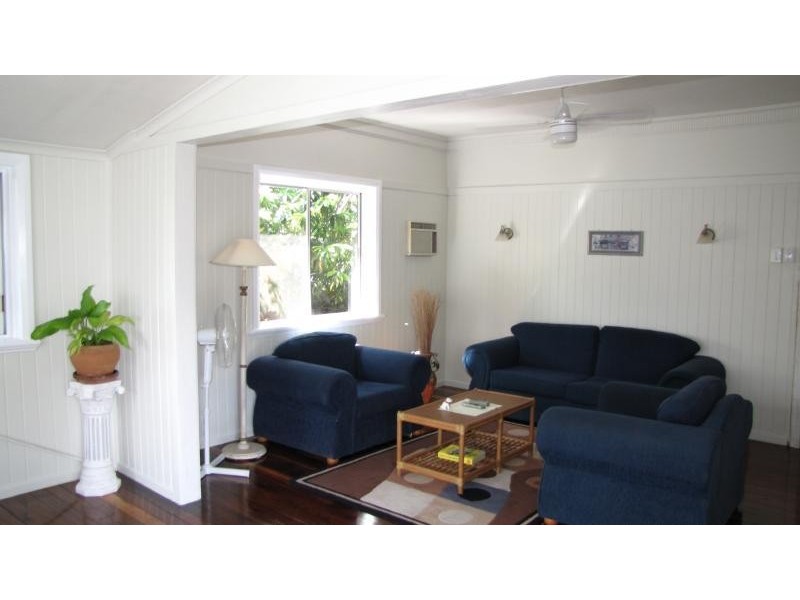 36 Jones Street, Westcourt QLD 4870