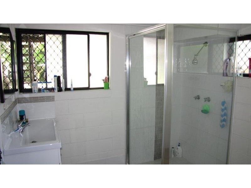 36 Jones Street, Westcourt QLD 4870