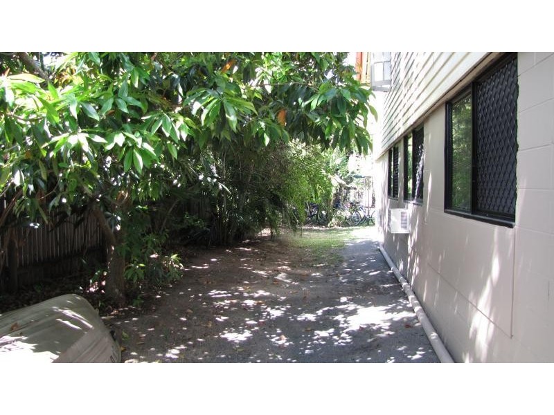 36 Jones Street, Westcourt QLD 4870