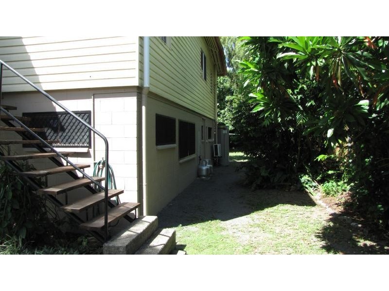 36 Jones Street, Westcourt QLD 4870