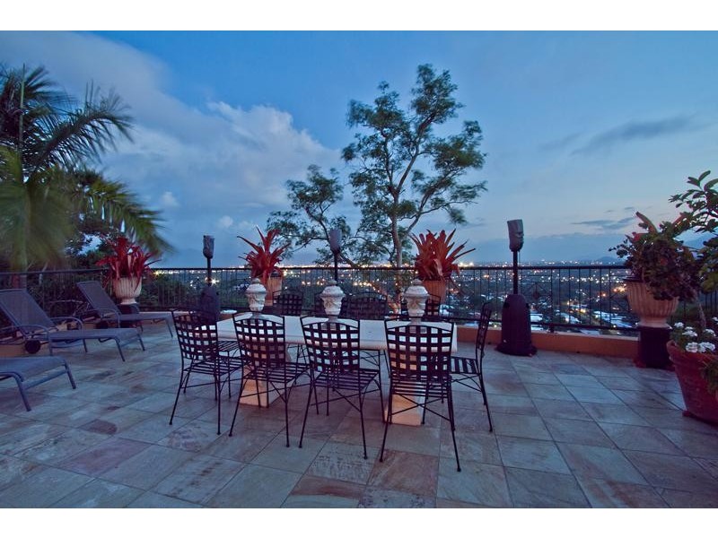 13 Knott Court, Whitfield QLD 4870