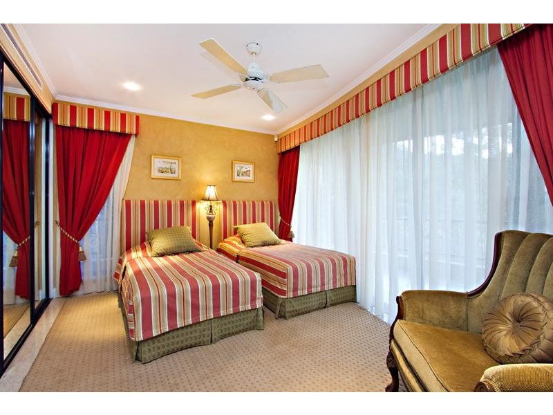 13 Knott Court, Whitfield QLD 4870