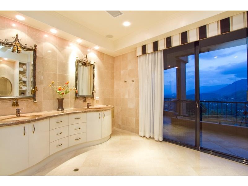 13 Knott Court, Whitfield QLD 4870