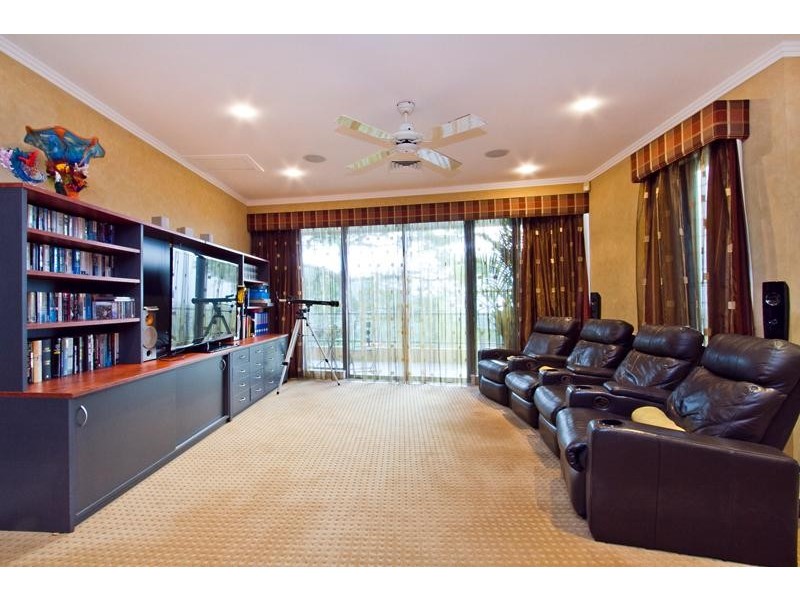 13 Knott Court, Whitfield QLD 4870