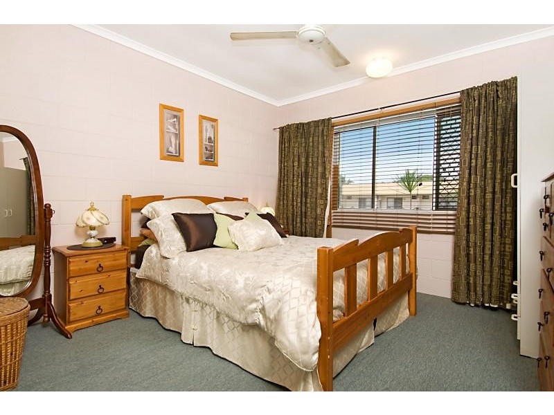6/21 Sandown Close, Woree QLD 4868